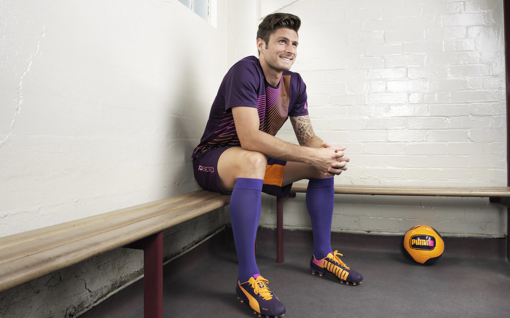 纽瓦斯特将军助力佛罗伦萨大胜对手，纽伦瓦尔