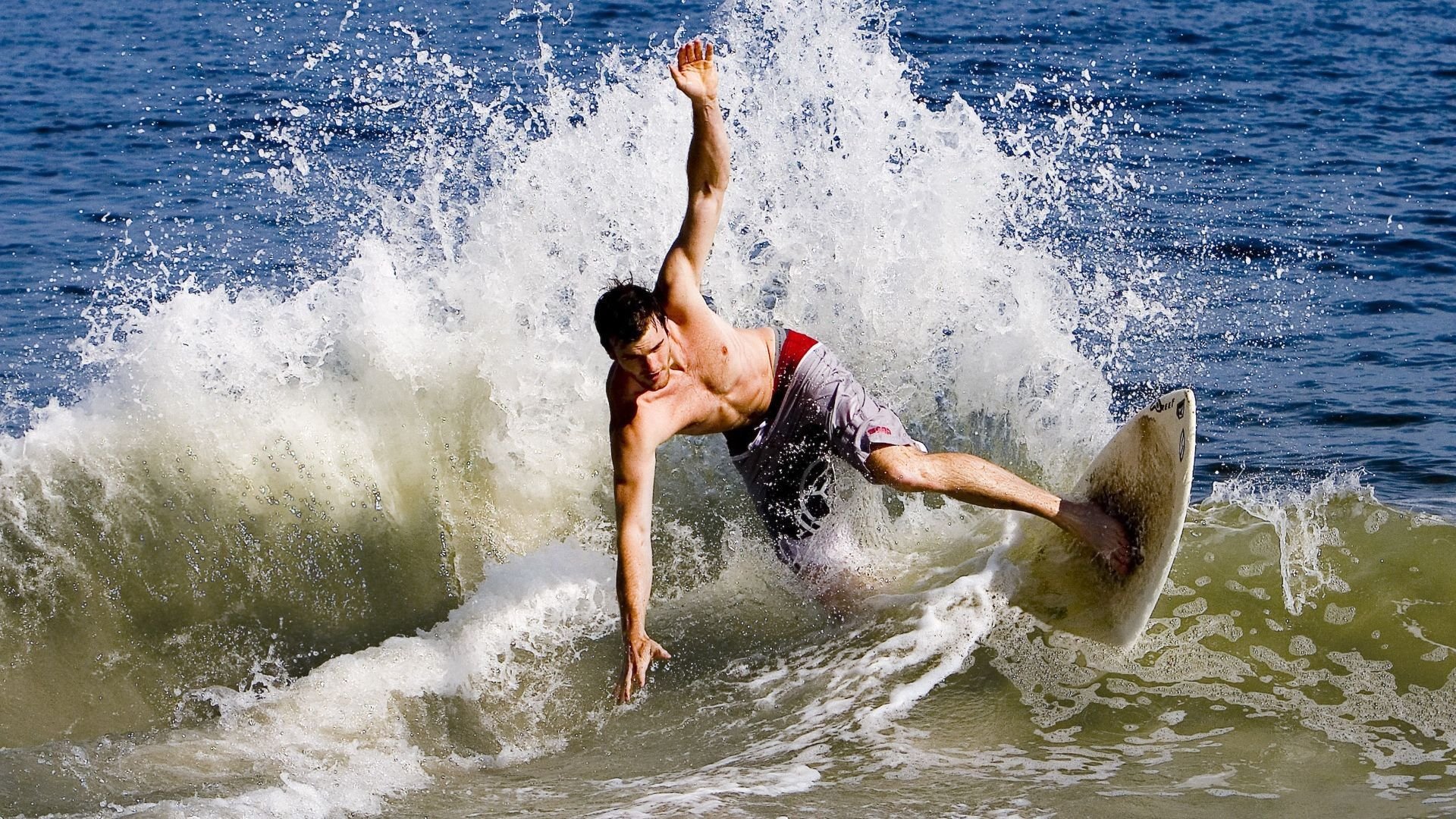 西甲球队加强国际招商，推动品牌走向全球，西甲合作伙伴